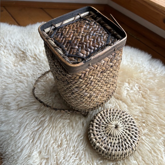 Vintage Basket - Picture 6 of 7